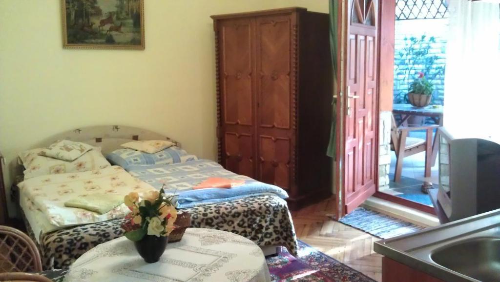Ferienwohnung Kitty Apartman Miskolc Zimmer foto