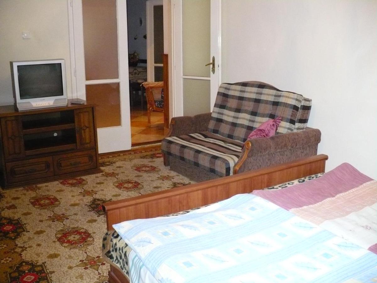 Ferienwohnung Kitty Apartman Miskolc Exterior foto